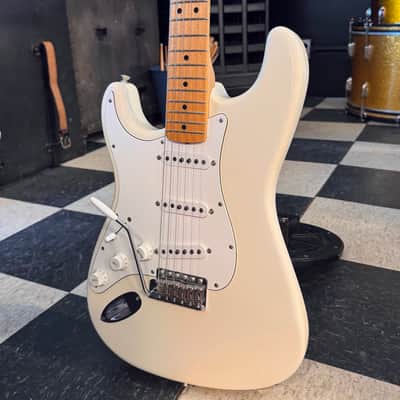 Fender Jimi Hendrix Artist Series Tribute Stratocaster 1997 - 2000 Olympic White image 2
