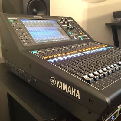 Yamaha QL1 Digital Mixing Console image 3