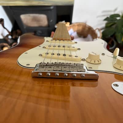 Fender American Professional Stratocaster with Maple Fretboard 2017 - 2019 - Sienna Sunburst image 13