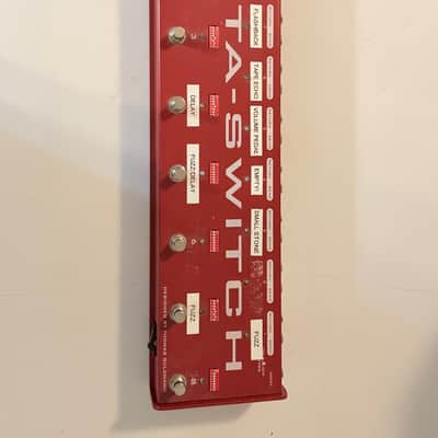 Carl Martin Octa-Switch II 2010s - Red image 1