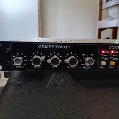 API 2500 Stereo Bus Compressor 2000 - 2019 - Black image 2