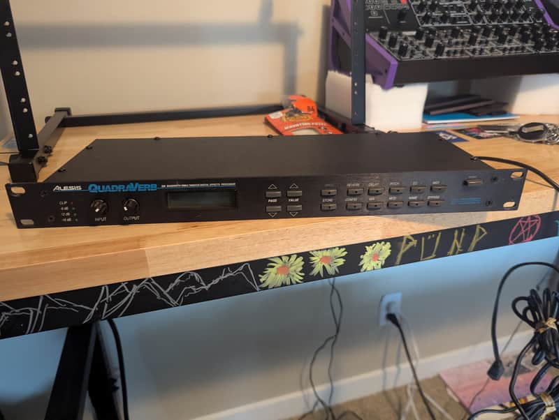 Alesis QuadraVerb 20k Bandwidth Simultaneous Digital Effects Processor 1990s - Black image 1