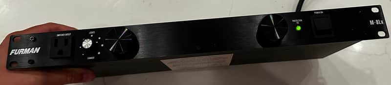 Furman M-8Lx Power Conditioner with Lights 2010s - Black image 1
