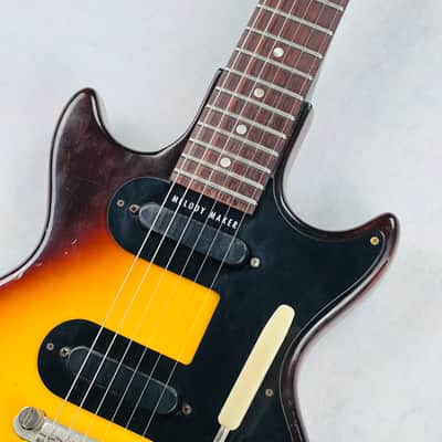 Gibson Melody Maker Double Cutaway 2-Pickup with Vibrola 1964 - Sunburst image 8