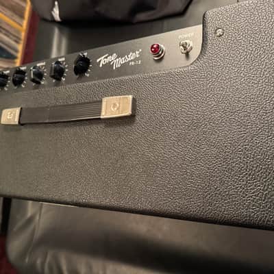 Fender Tone Master FR-12 1000-Watt 1x12" FRFR with Cover image 2