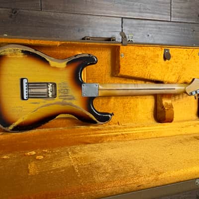 MJT  Stratocaster **1 PIECE BODY** Heavy relic with Fender case & Extra set of 59' pick-ups image 10