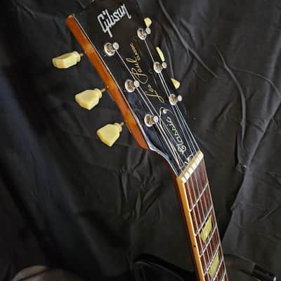 2006 Gibson Les Paul Classic- Bullion Gold image 2