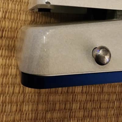 Dunlop IK95 "Ikebe" 40th Anniversary Cry Baby Wah 2017 - White / Purple image 4