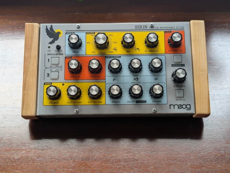 Moog Sirin with Allegheny Cherry Side Panels - Present - Silver image 1