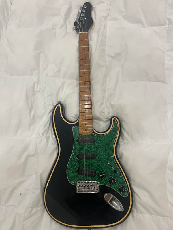 Palmer Deluxe series Early 80s - Black emerald maple wood