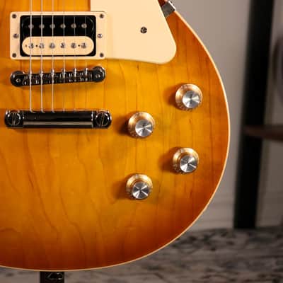 Gibson Les Paul Classic 2019 - Rosewood Fingerboard, Honeyburst, Used image 3