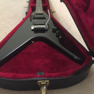 Kramer Focus 4000 1983 Floyd Rose guitar black gloss with case - ESP image 13