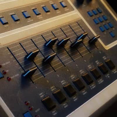 E-MU Systems SP-12 8-Voice Drum Sampler 1985 - 1987 - Blue image 2