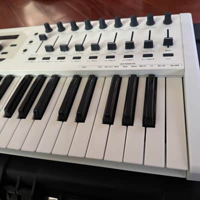 Arturia KeyLab 49 MkII MIDI Controller (White) image 2
