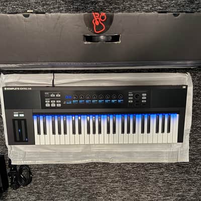 Native Instruments Komplete Kontrol S49 2010s - Black image 1