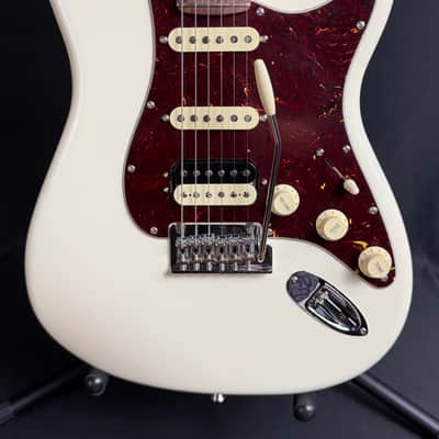 Fender American Professional II Stratocaster HSS Electric Guitar Olympic White w/ OHSC image 2