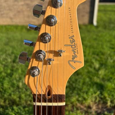 Fender Highway One Stratocaster with Rosewood Fretboard 2002 - 2005 - Natural image 3