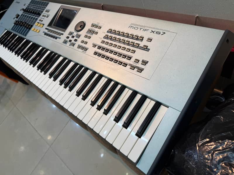 Yamaha Motif XS 7 Production Synthesizer Used image 1