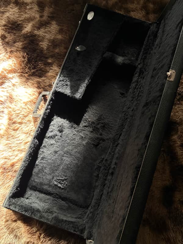 Fender G&G Standard Strat / Tele Hardshell Case, Black with Black Acrylic Interior