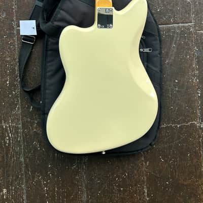 Fender Vintera '60s Jazzmaster with Pau Ferro Fretboard 2022- Olympic White image 10