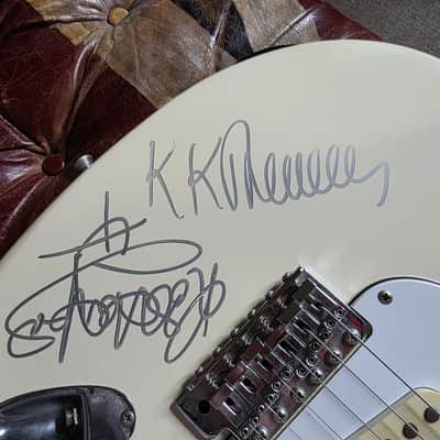 Fender Stratocaster Ex JUDAS PRIEST Artist Owned by K.K. Downing, band signed by KK, Rob Halford and Glenn Tipton. 1985 Vintage 80s guitar. Custom Shop strat flight case included image 13