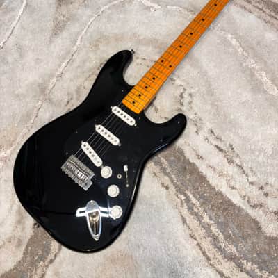 Fender Stratocaster 2018 - Black image 1