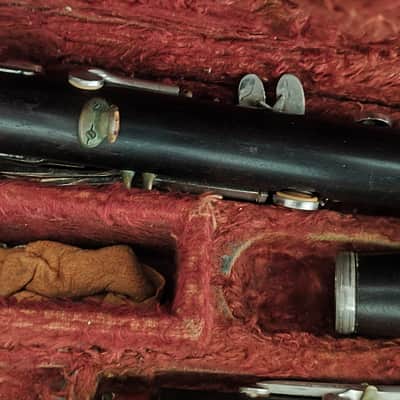 Clarinet CG Conn 444N Good State image 17