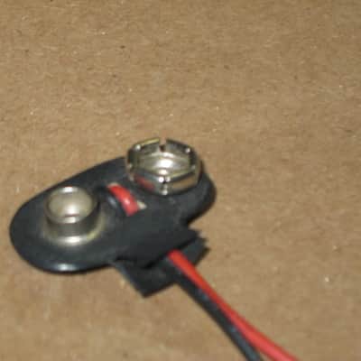 3 used genuine BOSS older battery clips (1 GRAY, early 1980s / 2 BLACK - one late from 1980s, other from 1990s) (NO pedals) - also including 2 new NON Boss battery clips, 2 extra wires, 2 pieces heat shrink tubing (AS IS / FINAL SALE- read description) image 10