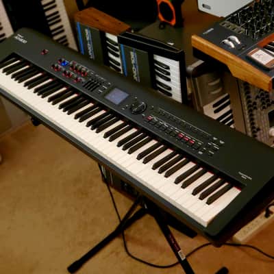 CERTIFIED!!! ROLAND RD800 STAGE PIANO FULLY SERVICED AND IN AMAZING CONDITION! image 2