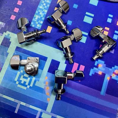 Fender Set Of 6 In Line Tuners - 2 Pin Style - Chrome image 1