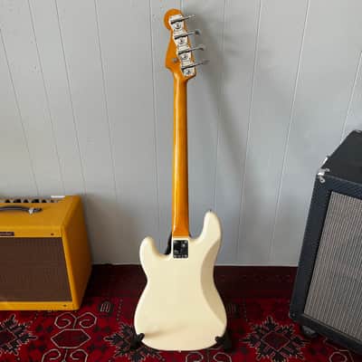 Mojo Dojo – Olympic White Precision Bass – AV II Neck – Custom Shop Pickup – PLEK + Pro Setup – Excellent Player image 6