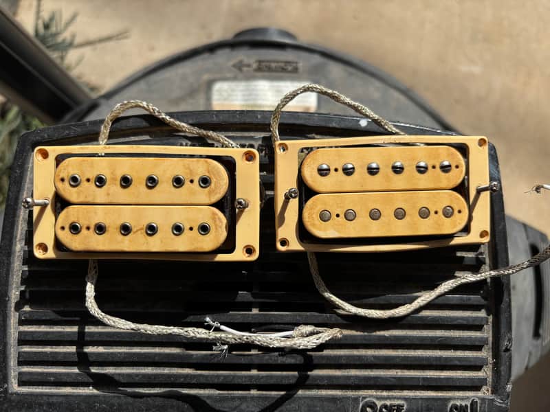 Immagine Vintage 1970's Dimarzio Super Distortion / PAF matched set.  Square Tab Long Leg - Double Cream! - 1