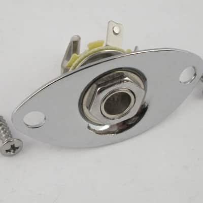 Chrome Oval Jack Plate & Socket + screws for Electric Guitar image 1