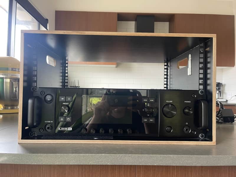 Line 6 Helix Rack + Rack and Pelican Case image 1