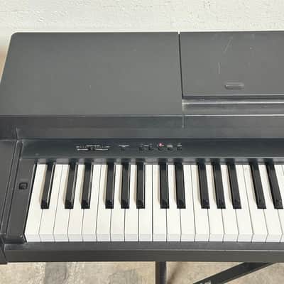 Yamaha CLP-350 Clavinova Piano image 19