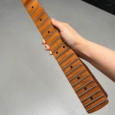 Round stainless steel 22 frets Roasted flame Maple guitar neck scalloped neck fingerboard 25.5inch hole 10mm Radius: 9.5 inches. image 1