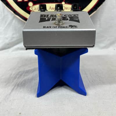 Black Cat Pedals Black Cat Vibe Vibrato Pedal with Power Supply image 3