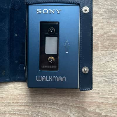 Sony Walkman TPS-L2 – Mint Aesthetic Condition – Original Case – Unrestored image 2