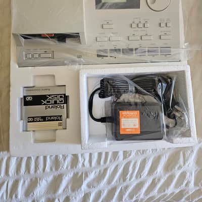 Roland PR-100 1980s-1990s - White image 2