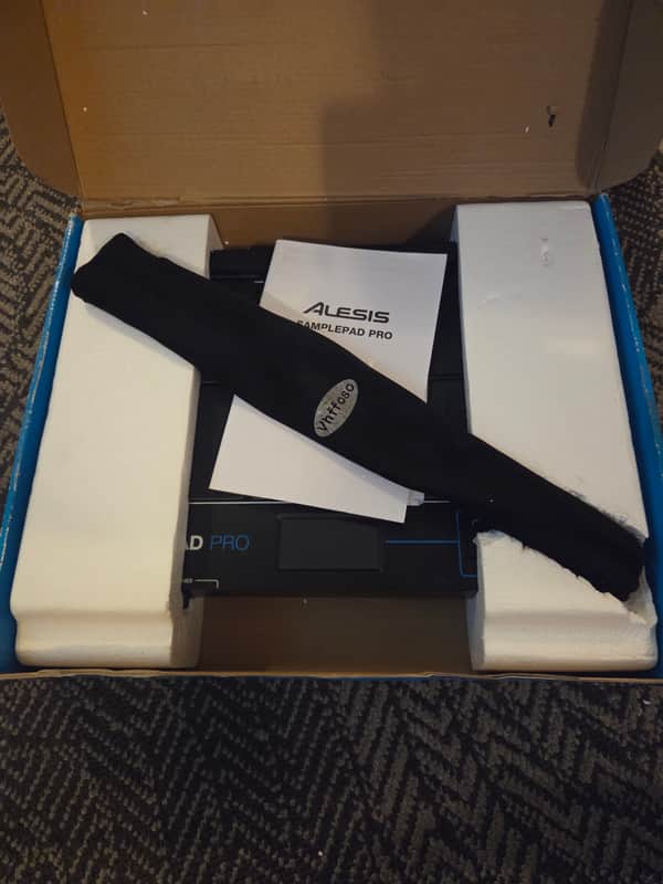 Alesis SamplePad Pro 8-Pad Percussion and Sample-Triggering Instrument 2010s - Black image 1