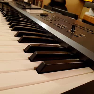 MUST SEE!!! KORG KRONOS X 61 FULLY INSPECTED/SERVICED AND IN AMAZING CONDITION! image 5