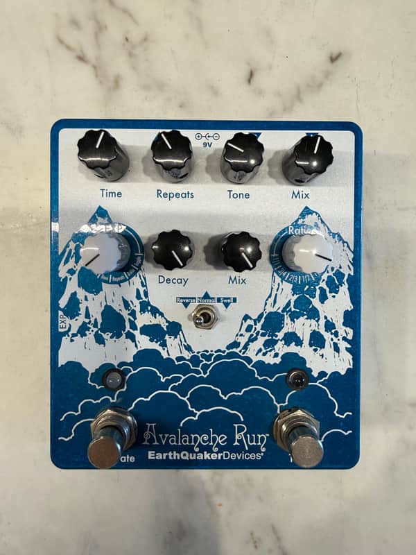 EarthQuaker Devices Avalanche Run Stereo Reverb & Delay with Tap Tempo V2