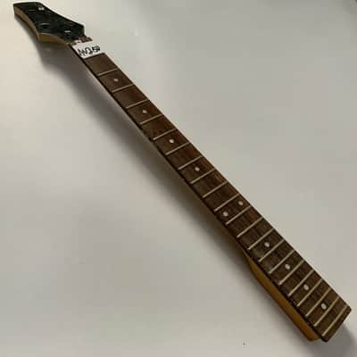 4 String Bass Guitar Maple Wood Neck and Rosewood Fretboard image 2