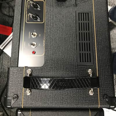 Vox AC15C2 Custom 2-Channel 15-Watt All Tube 2x12" British Guitar Combo image 3