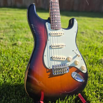 Fender Road Worn '60s Stratocaster with Rosewood Fretboard - Sunburst image 1