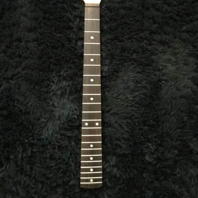 Squier Affinity gold logo 2017 HSS Stratocaster Rosewood 21 fret neck 2017 - Satin image 2