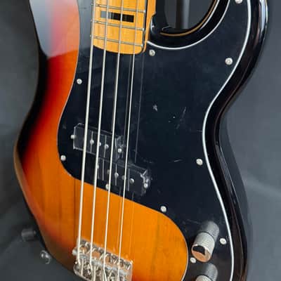 Squier Classic Vibe 70's Precision Bass 4-String Bass Guitar 3-Tone Sunburst (195) image 7