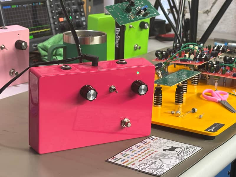 Marla Amps Robi; Hand-Wired Harmonic Percolator-Inspired Fuzz Limited Edition Reverb.com Exclusive image 1