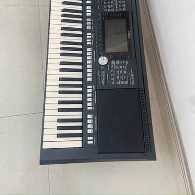 Yamaha PSR-S975 61-Key Arranger Workstation 2010s - Black image 3
