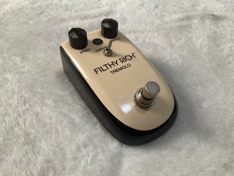 Danelectro Billionaire Filthy Rich Tremolo 2010s - Cream/Black guitar effects pedal image 1